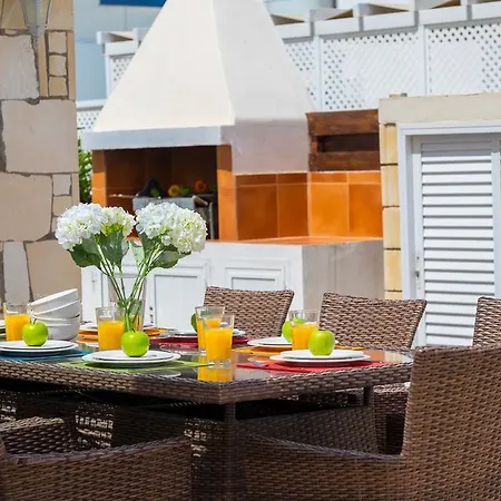 Paradise Beachfront * פאראלימני