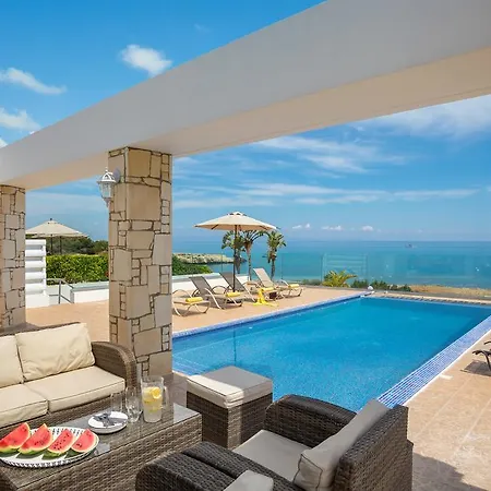 Paradise Beachfront * פאראלימני