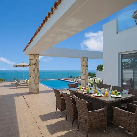 Paradise Beachfront פאראלימני