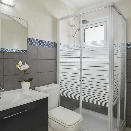 Paradise Beachfront וילה
